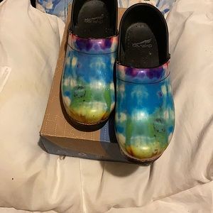 Dansko size 8